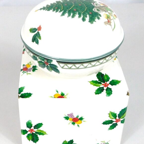 Christmas Story by Mikasa Round Candy Box 4 1/2" Tree Presents Discontinued - Picture 13 of 13